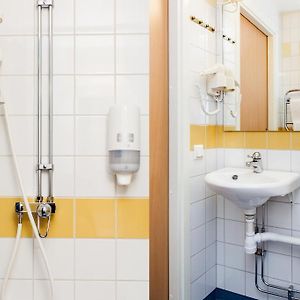 Kleine Kamer met een King Size Bed